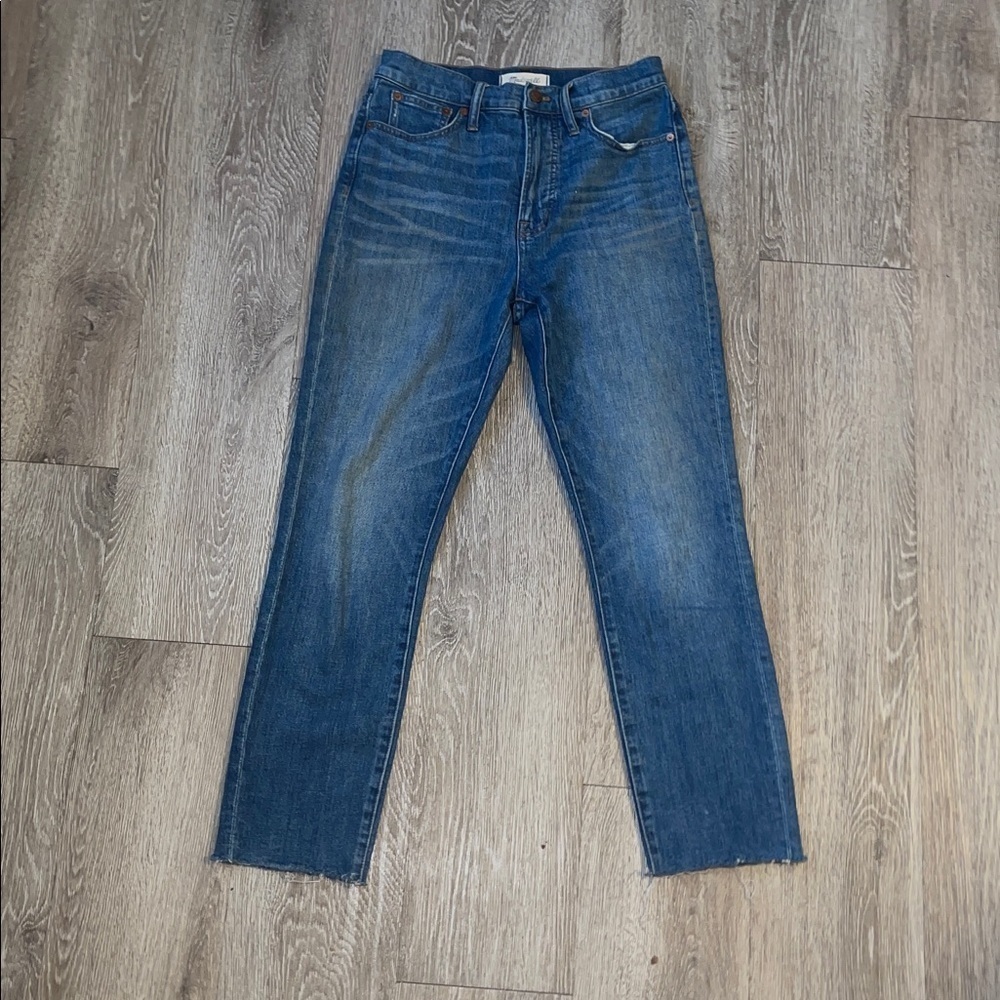 Madewell The Perfect Vintage medium denim blue wash straight leg Jeans 27 frayed